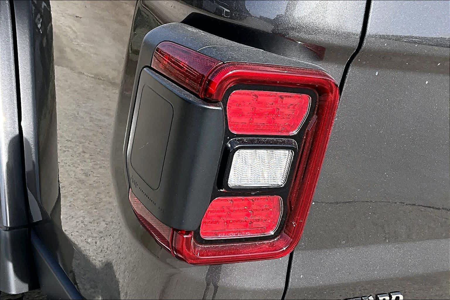 New 2026 Jeep Gladiator Rubicon w/ Steel Power Dome Hood Package AWD/4WD image 15