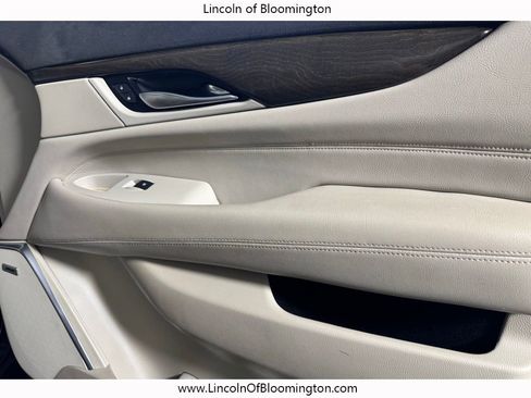 Used 2018 Cadillac Escalade ESV Luxury image 18