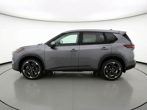 Used 2025 Nissan Rogue SV image 5