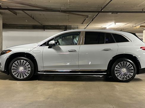 New 2025 Mercedes-Benz Maybach EQS 680 4MATIC image 2