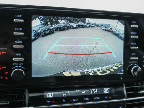 Used 2023 Toyota Sienna XLE Woodland Edition image 24