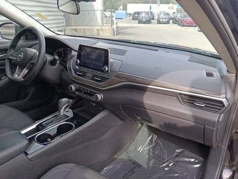 Used 2024 Nissan Altima 2.5 SV image 31