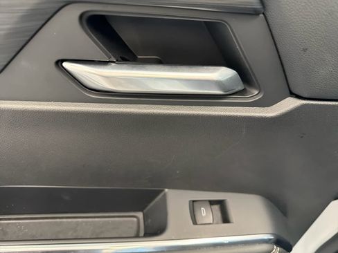 Used 2025 GMC Acadia Elevation image 28