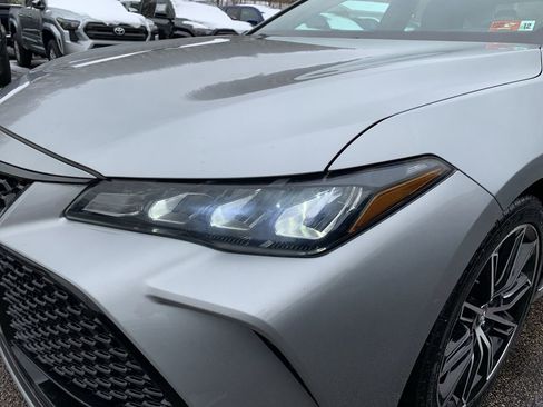 Used 2019 Toyota Avalon XSE image 29