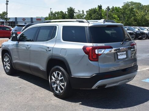 Used 2023 GMC Acadia SLT FWD image 8