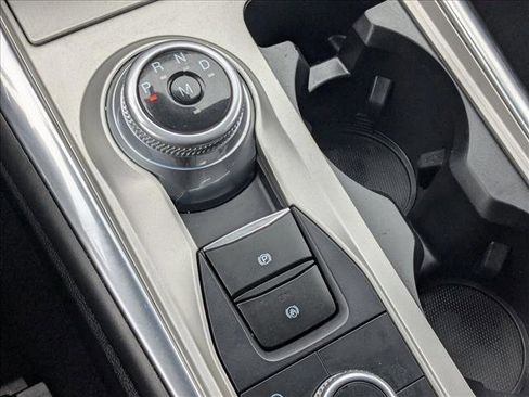 Used 2021 Ford Explorer XLT w/ Equipment Group 202A image 12