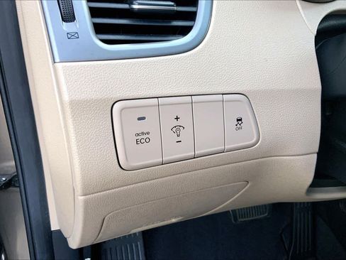Used 2014 Hyundai Elantra SE w/ Option Group 02 FWD image 30