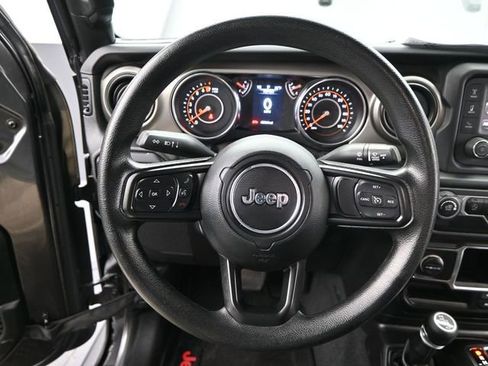 Used 2021 Jeep Gladiator Sport image 7