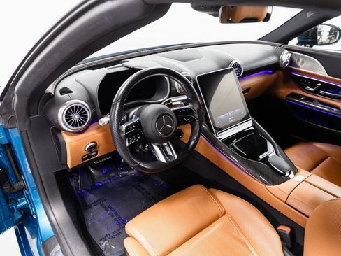 Used 2022 Mercedes-Benz SL 63 AMG 4MATIC w/ Driver Assistance Package image 10
