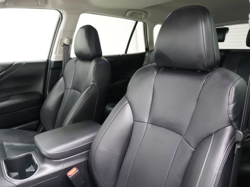 Used 2023 Subaru Outback Limited image 10