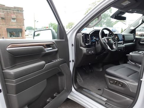 Used 2024 Chevrolet Silverado 1500 LT AWD/4WD image 13