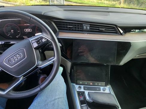 Used 2024 Audi Q8 e-tron Premium AWD/4WD image 4