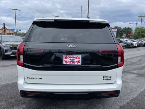 New 2026 Ford Expedition Platinum w/ Stealth Appearance Package AWD/4WD image 4