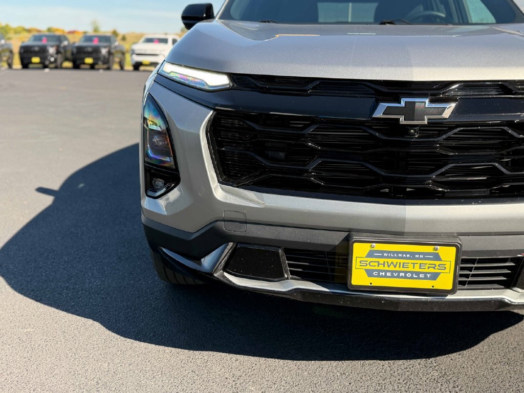 Used 2025 Chevrolet Equinox RS w/ Safety and Technology Package AWD/4WD image 4