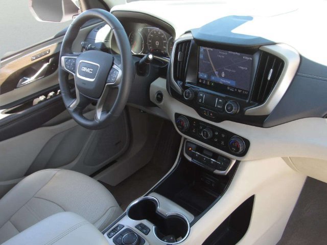 Used 2023 GMC Terrain Denali w/ Denali Premium Package AWD/4WD image 10