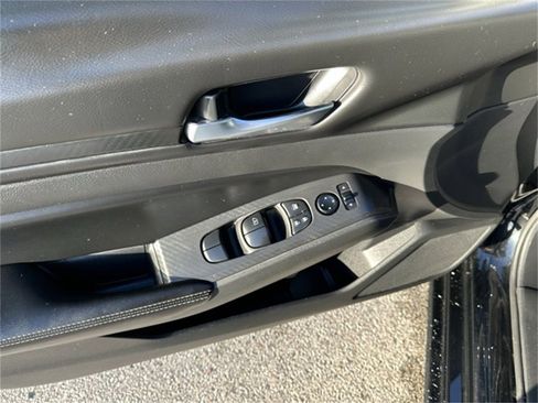 Used 2024 Nissan Altima 2.5 SV image 20