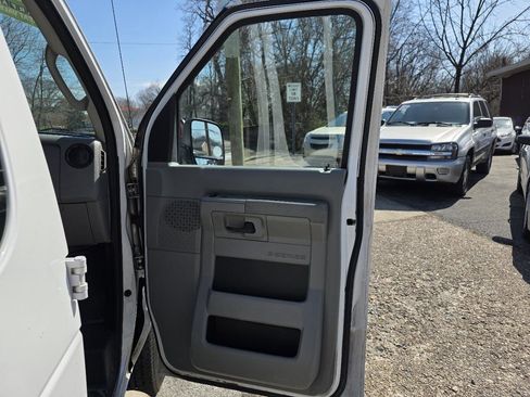 Used 2013 Ford E-250 and Econoline 250 w/ PWR Group image 14
