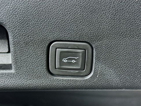 Used 2025 GMC Acadia Elevation image 30