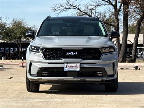 Used 2023 Kia Sorento SX image 2