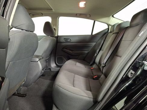 Used 2023 Nissan Altima 2.5 SV w/ SV Premium Package AWD/4WD image 13