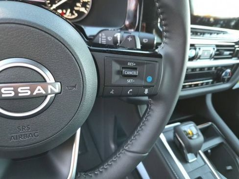 Used 2025 Nissan Pathfinder SL w/ SL Premium Package image 22