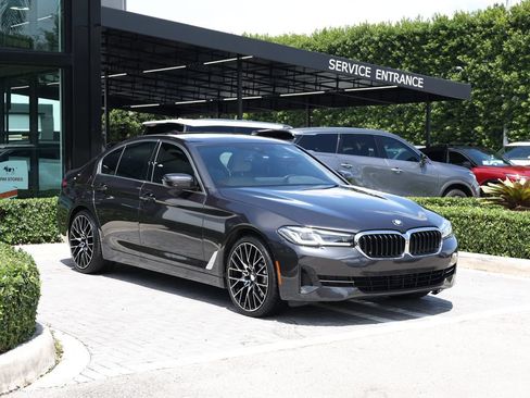 Used 2021 BMW 530i xDrive AWD/4WD image 2