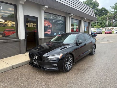 Used 2022 Volvo S60 B5 Inscription AWD/4WD image 2