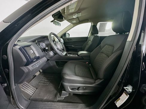 Used 2025 Nissan Pathfinder SV FWD image 13