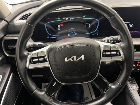 Used 2024 Kia Telluride EX w/ EX Captain's Chair Package AWD/4WD image 4