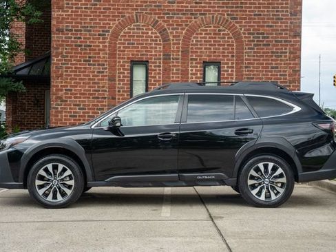 Used 2023 Subaru Outback Limited AWD/4WD image 8