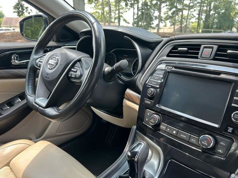 Used 2016 Nissan Maxima Platinum FWD image 25