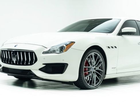 Used 2017 Maserati Quattroporte GTS GranSport RWD image 10