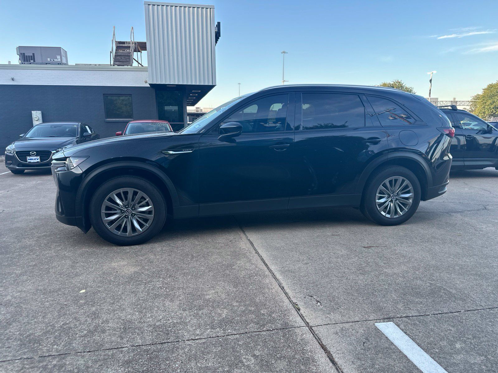 Used 2024 MAZDA CX-90 Plug-In Hybrid w/ Preferred AWD/4WD image 5