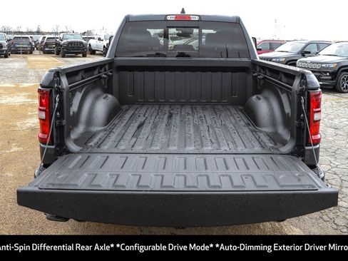 New 2026 RAM 1500 4x4 Crew Cab image 17