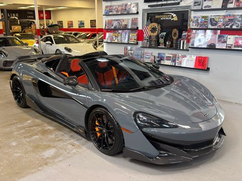 Used 2020 McLaren 600LT Spider RWD image 4
