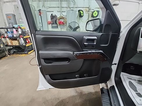 Used 2018 GMC Sierra 1500 SLE w/ Suspension Package, Off-Road AWD/4WD image 8