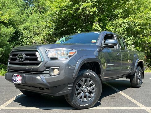 Certified 2022 Toyota Tacoma SR5 w/ SR5 Appearance Package (SM) AWD/4WD image 1