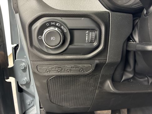 Certified 2025 Jeep Wrangler Sport AWD/4WD image 19