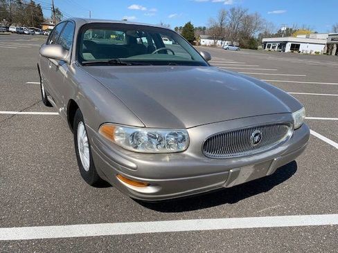 Used 2002 Buick Le Sabre Custom w/ Luxury Pkg image 9