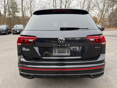 Used 2022 Volkswagen Tiguan SE R-Line image 4
