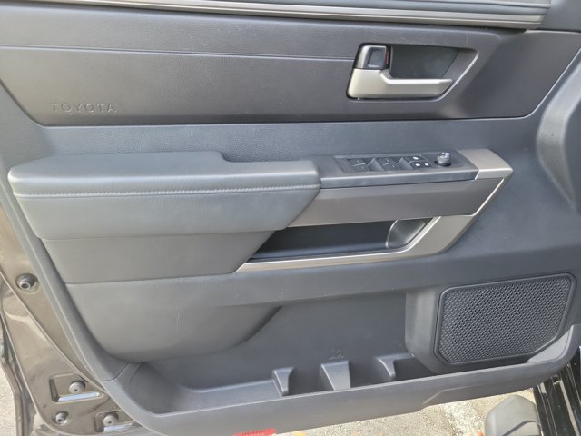 Used 2022 Toyota Tundra SR5 w/ SR5 Convenience Package AWD/4WD image 20