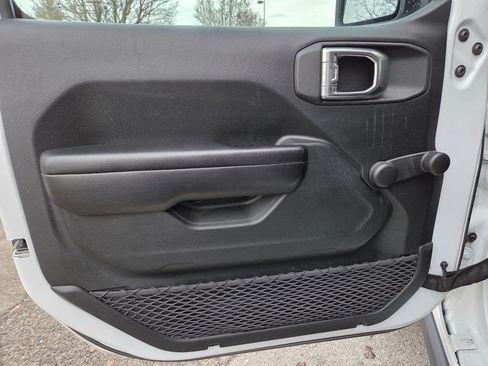 Used 2021 Jeep Wrangler Sport image 21