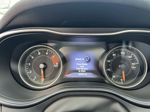 Used 2021 Jeep Cherokee Limited image 16