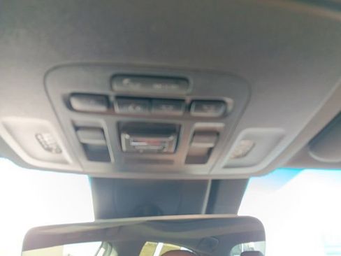 Used 2020 Toyota Avalon Limited image 31