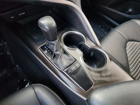 Used 2022 Toyota Camry SE FWD image 21