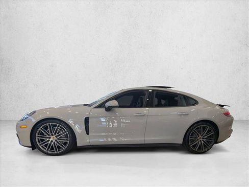 Used 2017 Porsche Panamera image 9