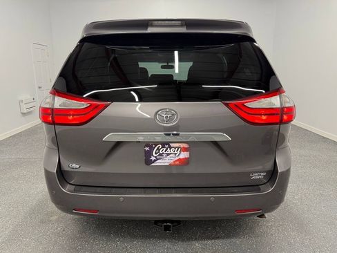 Used 2015 Toyota Sienna Limited image 10