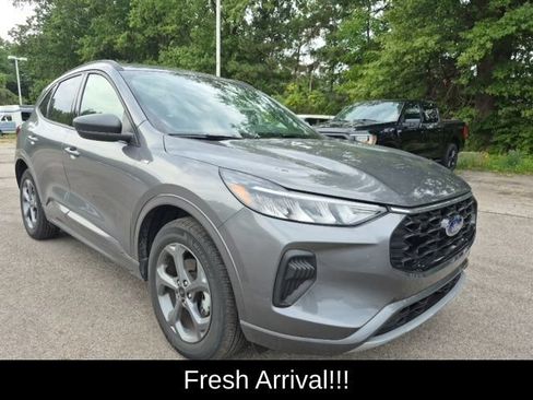 Used 2024 Ford Escape ST-Line w/ Tech Pack #1 AWD/4WD image 9