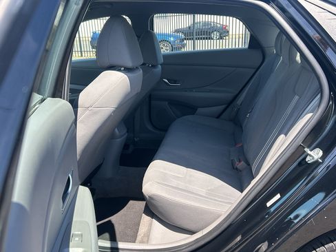 Used 2021 Hyundai Elantra SEL FWD image 31