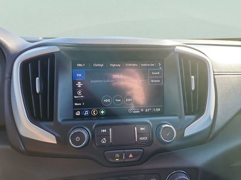 Certified 2023 GMC Terrain SLT image 10